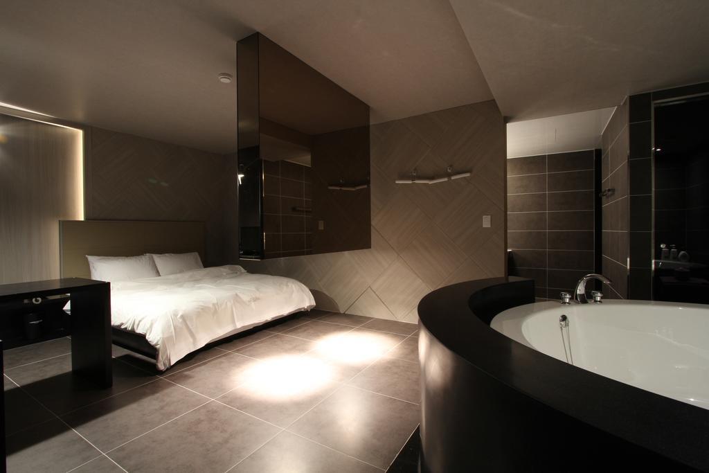 Valentine Hotel Kōyō Habitación foto